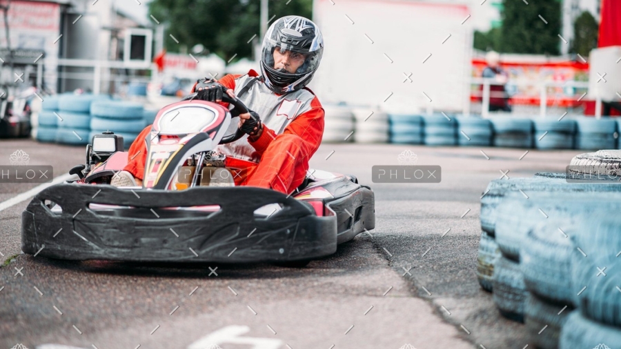 demo-attachment-10-karting-racer-in-action-go-kart-competition-P3QUDEW